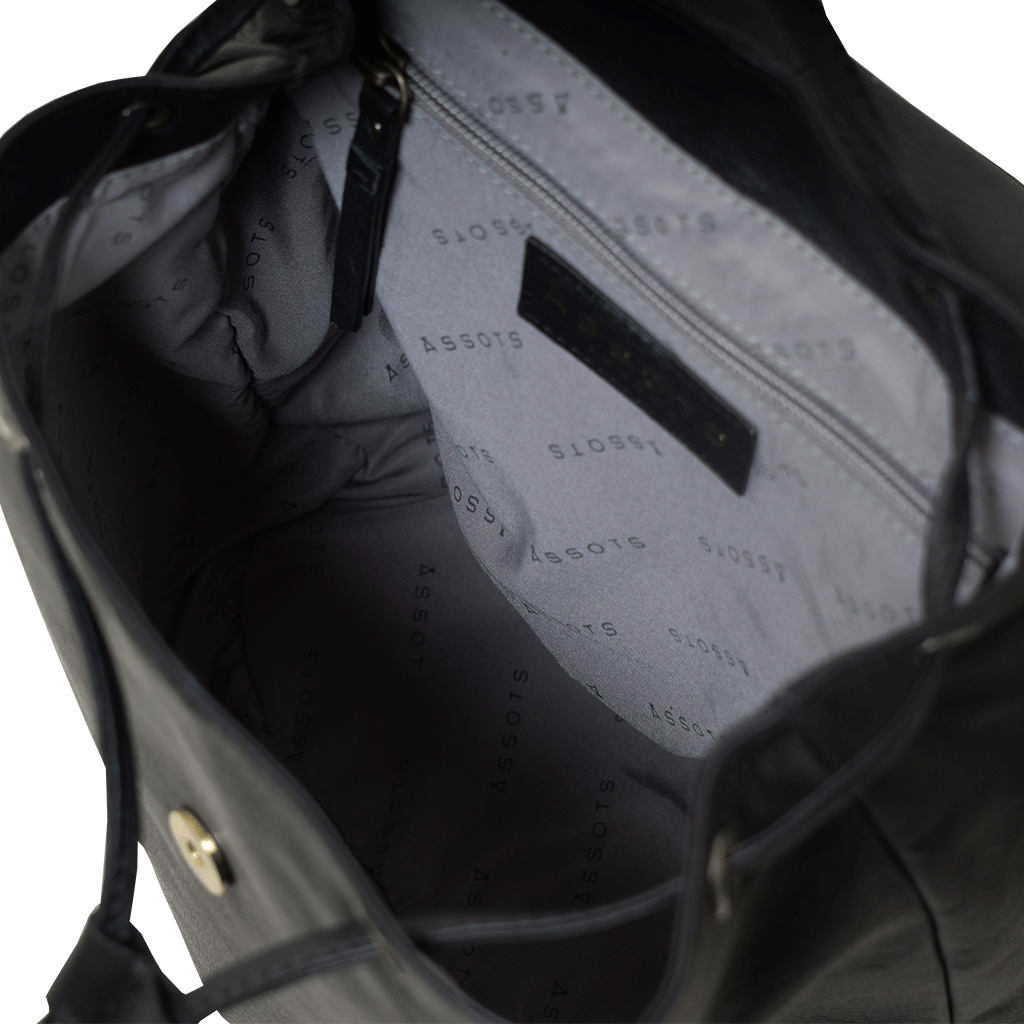 'GRACE' Schwarzer Lederrucksack mit Überschlag