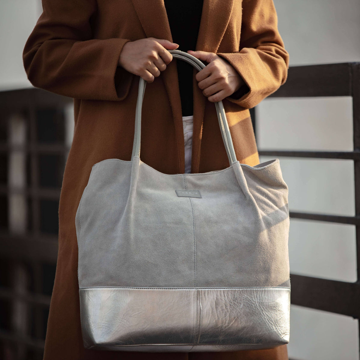 'DONNA' Grau und Metallic-Silber Echtes Leder Ungefüttert Desi