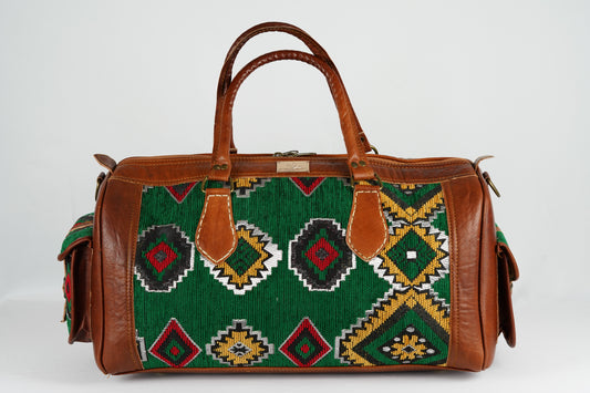 Handgefertigte Reisetasche aus Leder mit traditionellem marokkanischen Teppichmuster - morabel