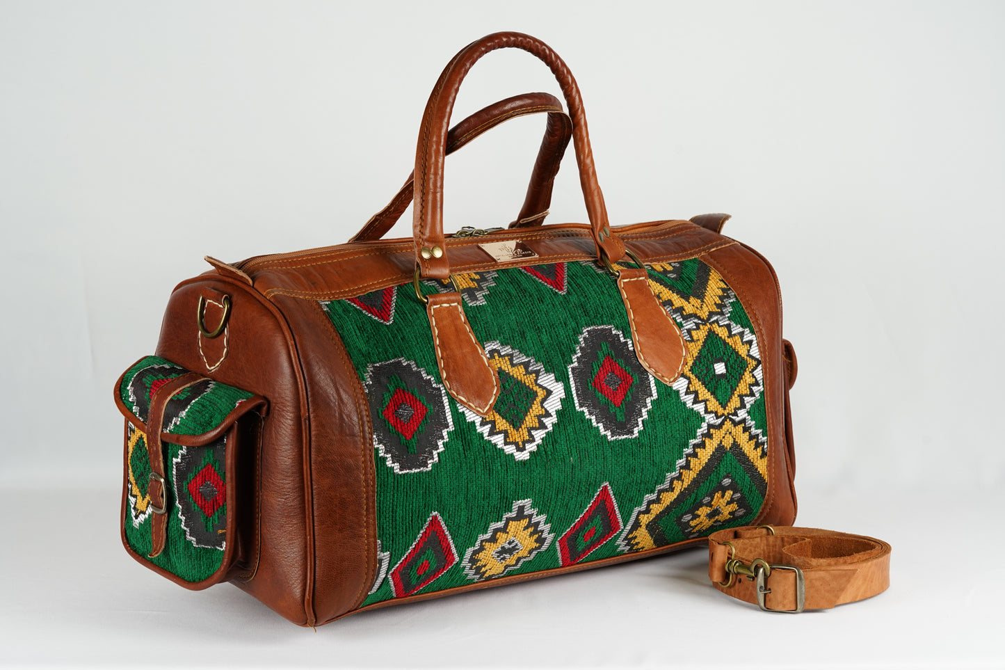 Handgefertigte Reisetasche aus Leder mit traditionellem marokkanischen Teppichmuster - morabel