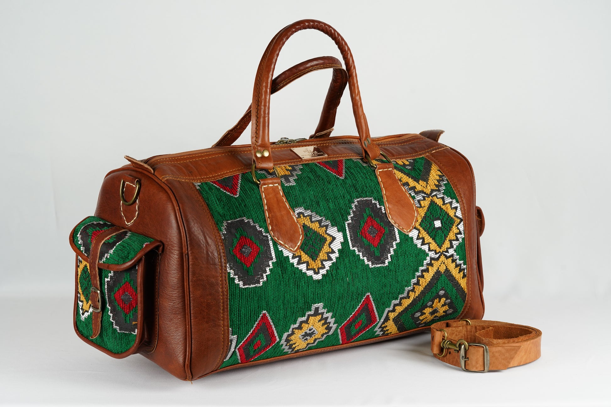 Handgefertigte Reisetasche aus Leder mit traditionellem marokkanischen Teppichmuster - morabel