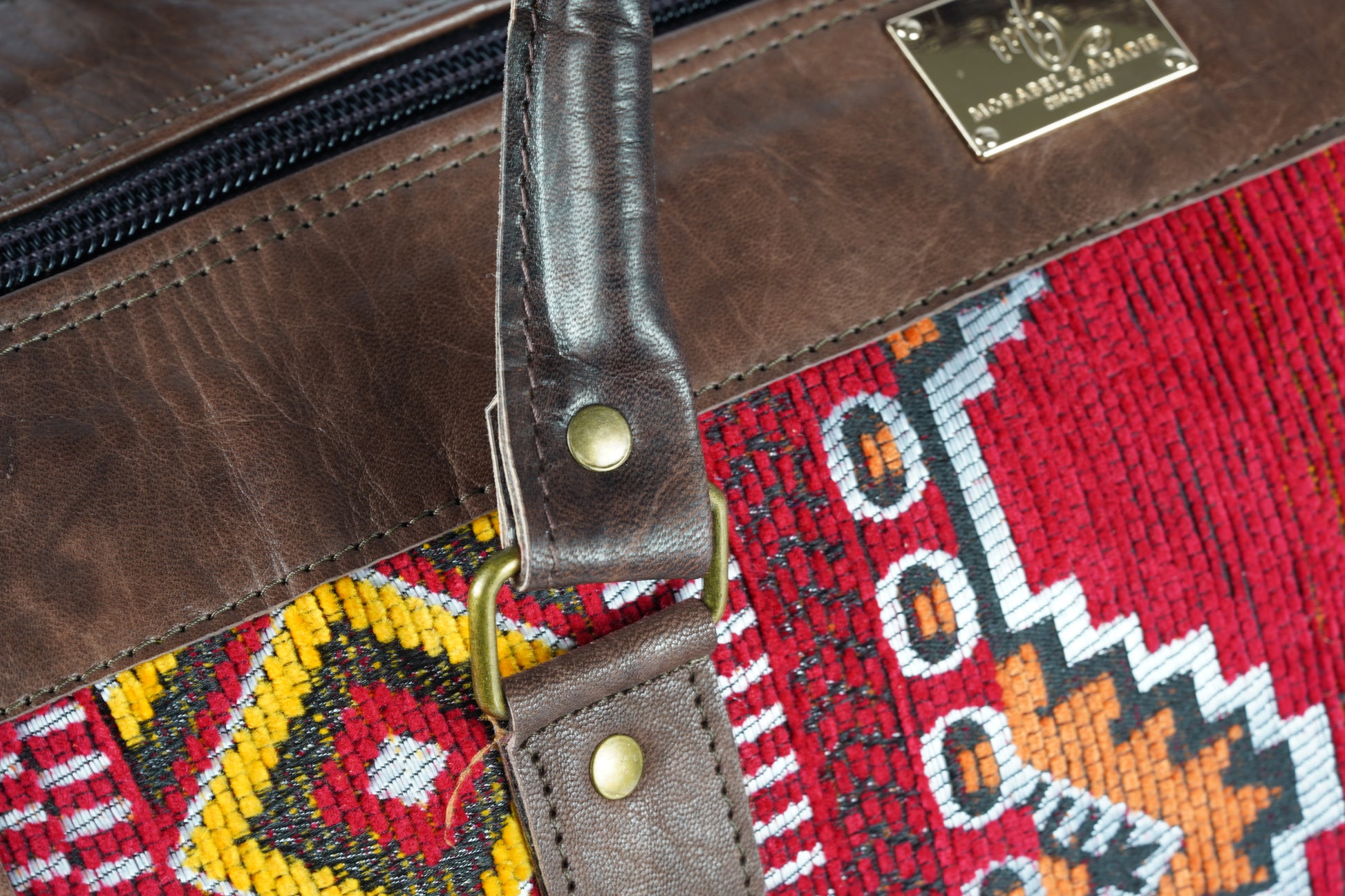 Handgefertigte Reisetasche aus Leder mit traditionellem marokkanischen Teppichmuster - morabel