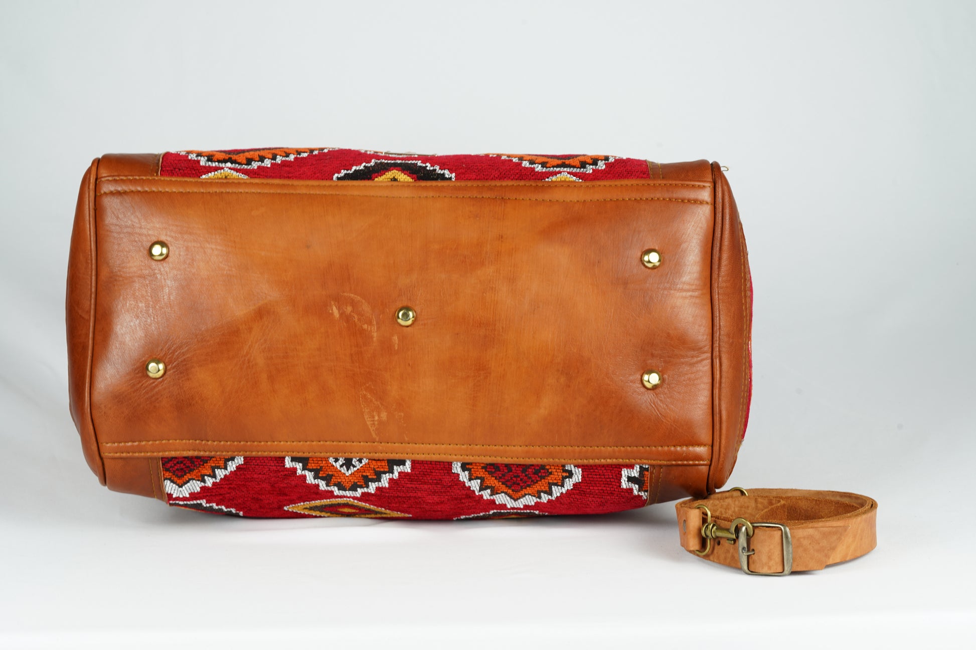 Handgefertigte Reisetasche aus Leder mit traditionellem marokkanischen Teppichmuster - morabel
