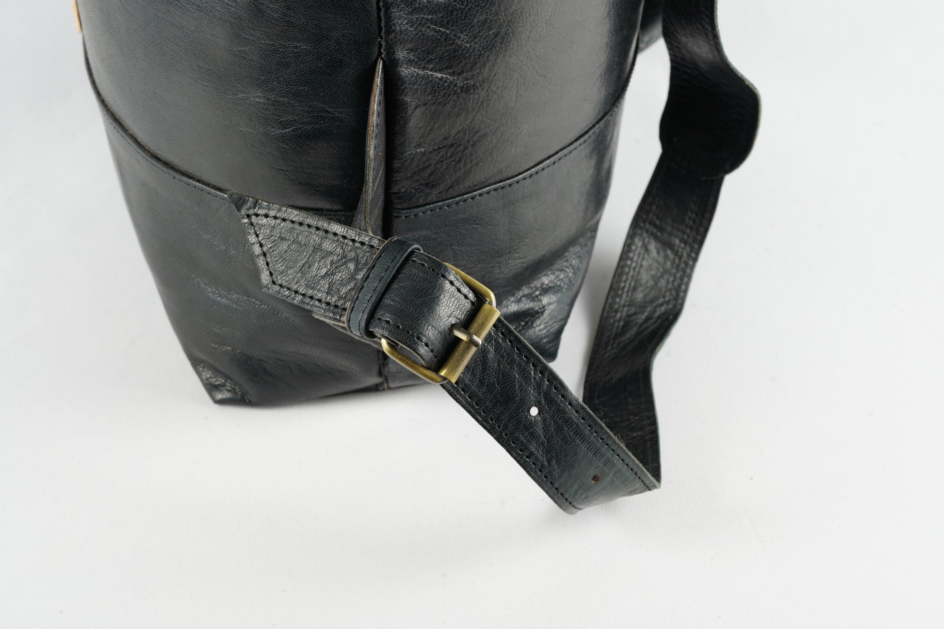 Handgefertigter Rolltop-Leder-Rucksack - morabel