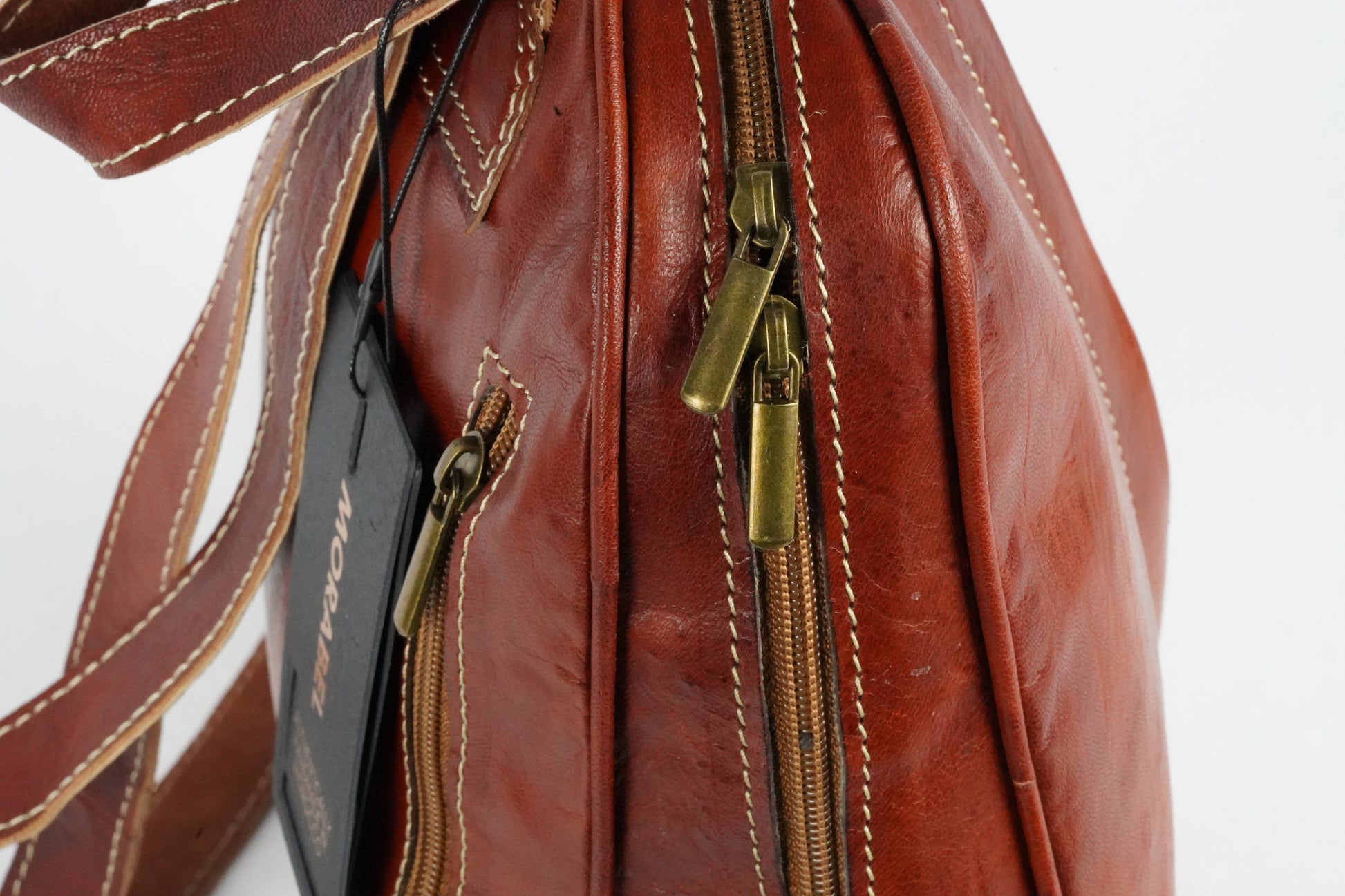 Echtleder Rucksack für Damen und Herren, handgefertigt in Marokko. Perfekt für den Alltag oder als stilvolle Vintage-Tasche - morabel