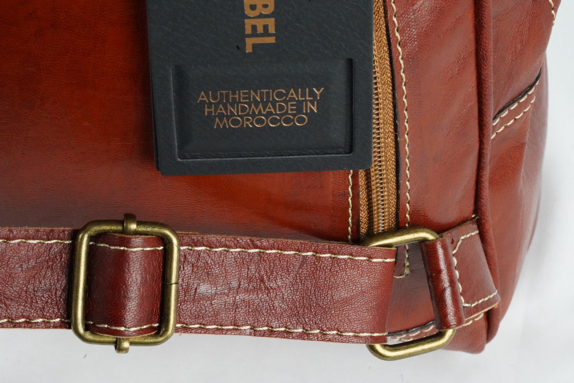 Echtleder Rucksack für Damen und Herren, handgefertigt in Marokko. Perfekt für den Alltag oder als stilvolle Vintage-Tasche - morabel