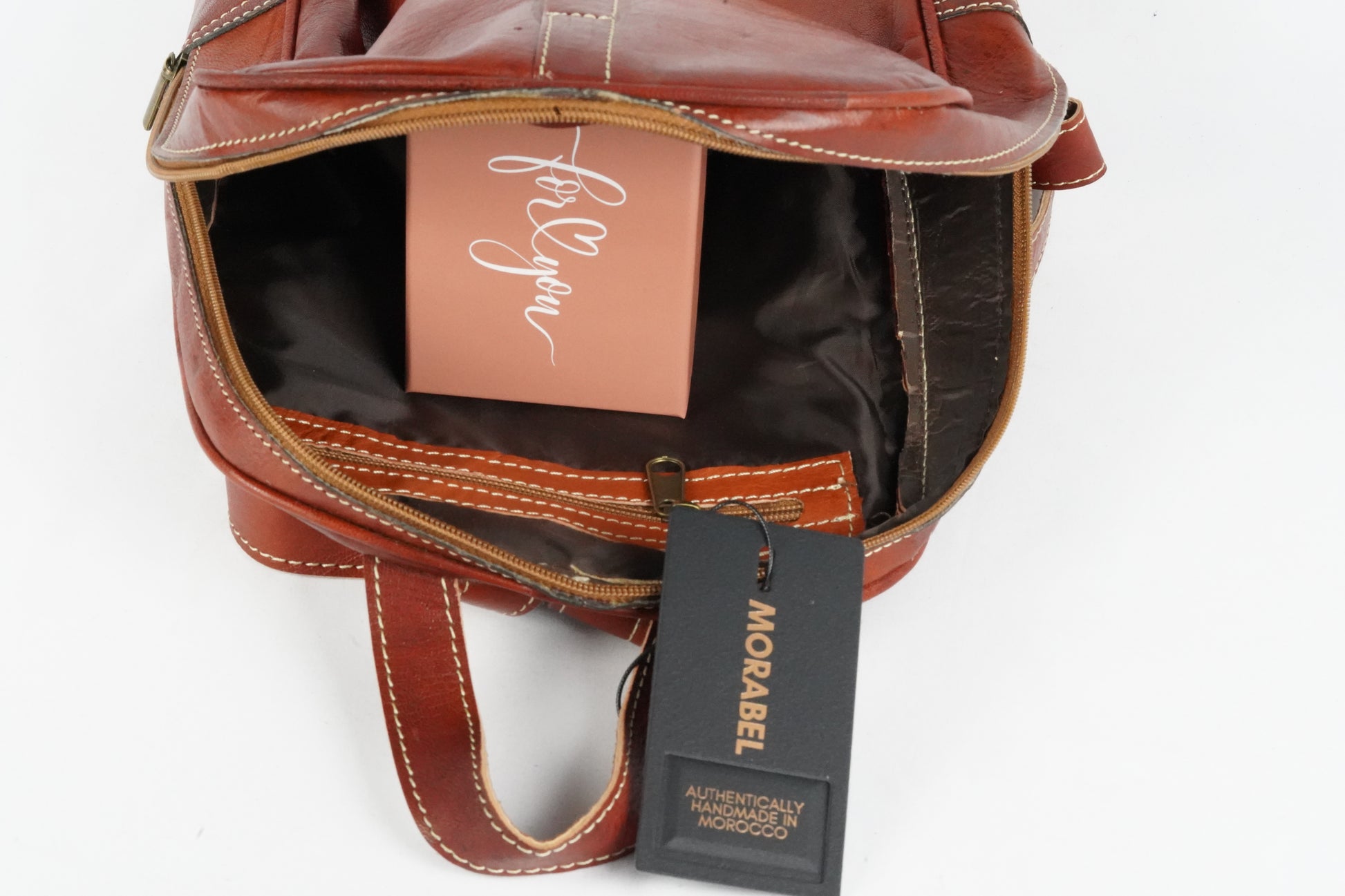 Echtleder Rucksack für Damen und Herren, handgefertigt in Marokko. Perfekt für den Alltag oder als stilvolle Vintage-Tasche - morabel
